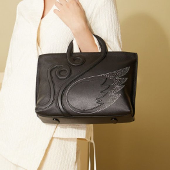 Casual portable messenger bag